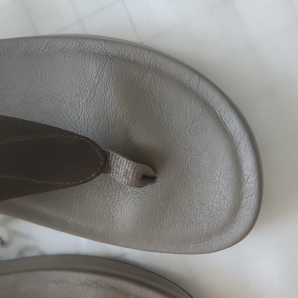 *SOLD*.NEW MERRELL | Tideriser Luna t-strap leather sandals brown sz 10 - Picture 3 of 4